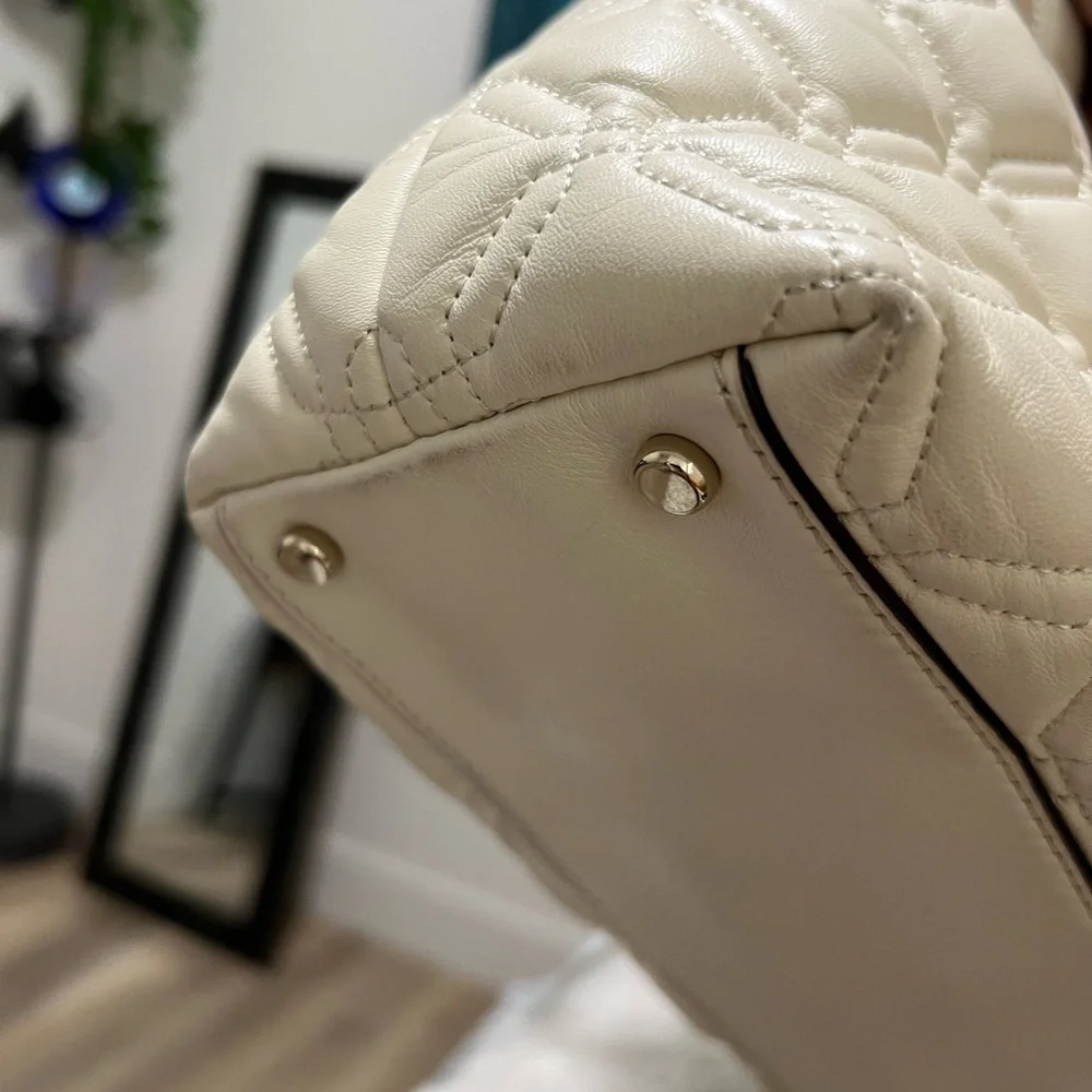 KATE SPADE White & Gold Chain Shoulder Bag